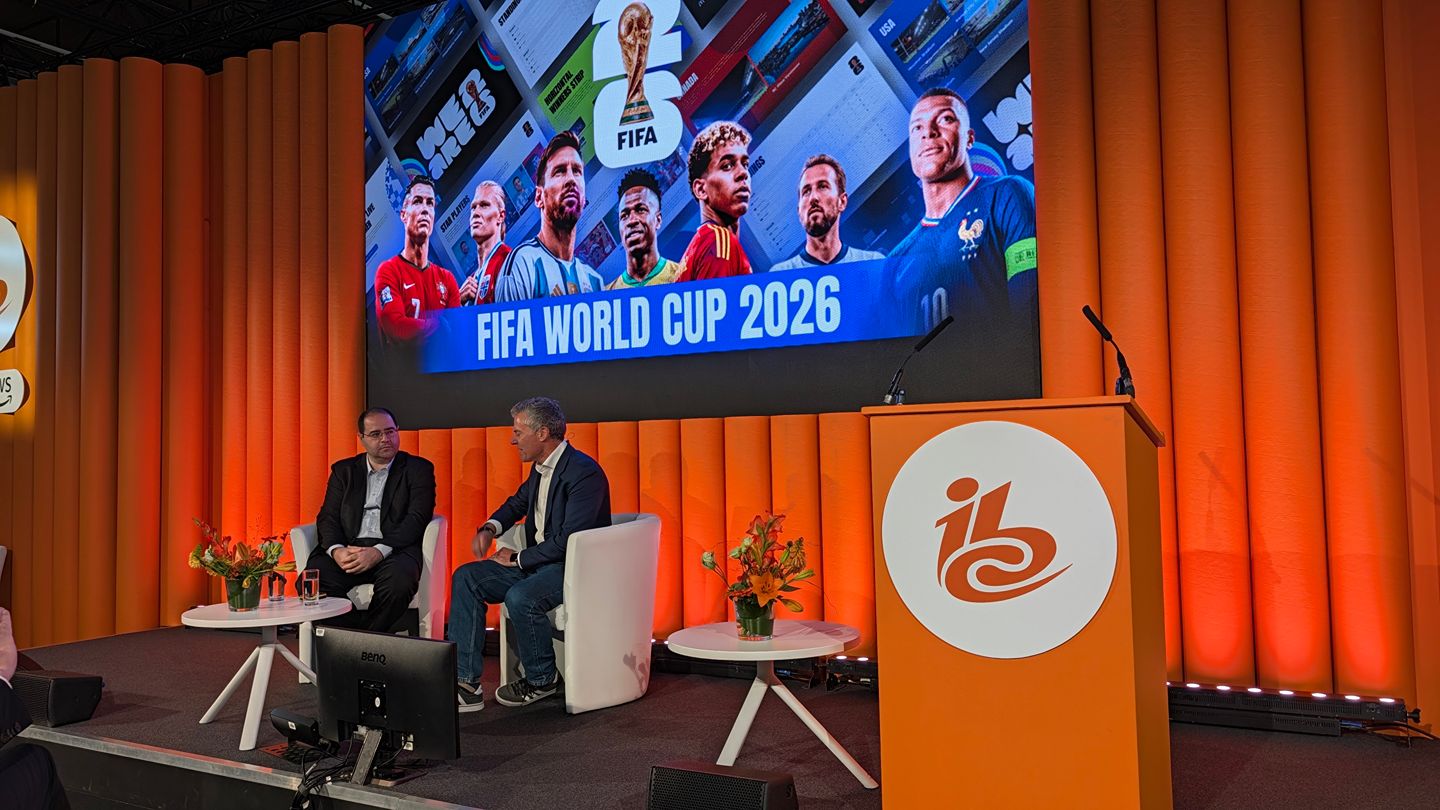 L-R: Carlos Cosme, Innovation Specialist, Globo, and Fabio Murra, SVP, Product & Marketing, V-Nova, took part in an IBC2026 panel